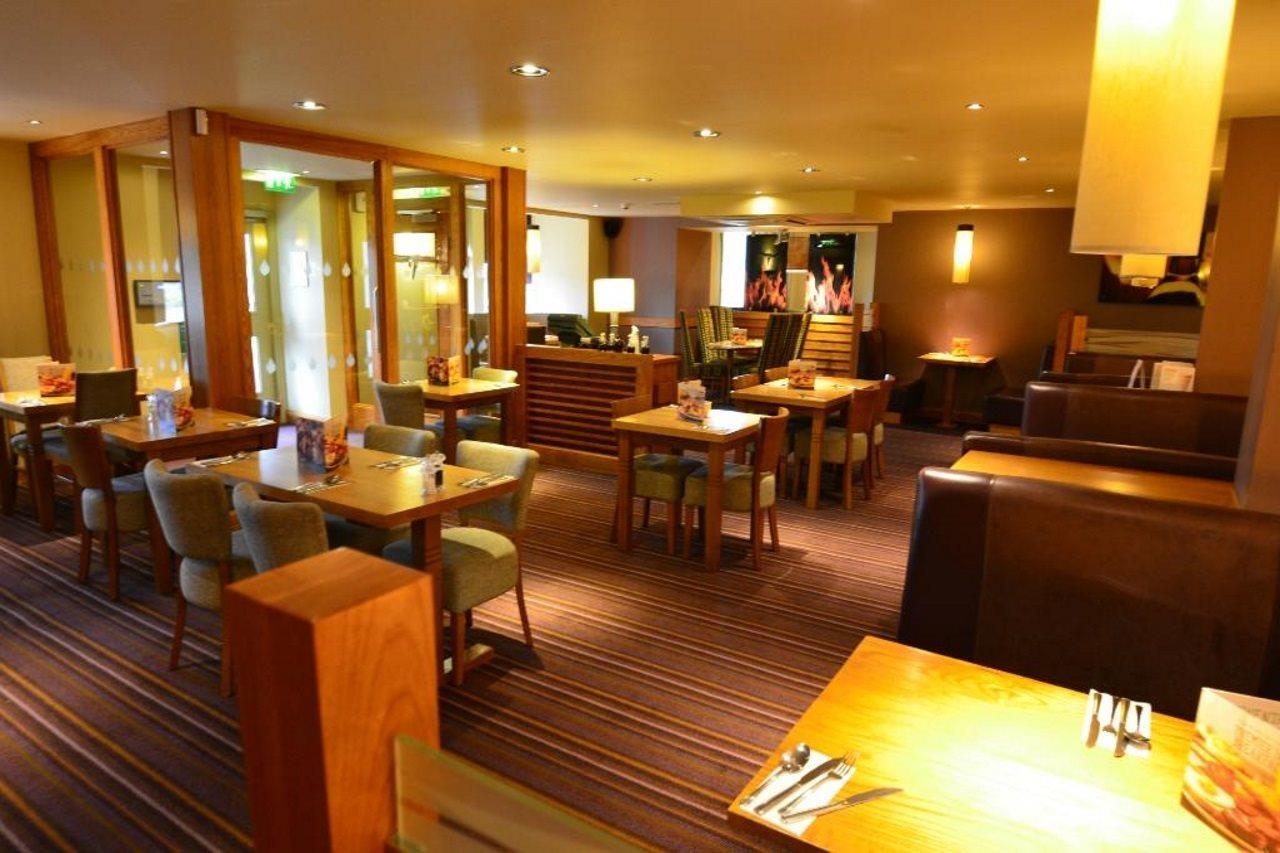 Premier Inn Inverness West Buitenkant foto