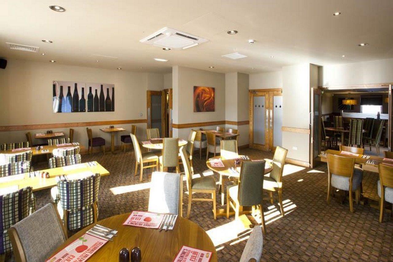 Premier Inn Inverness West Buitenkant foto