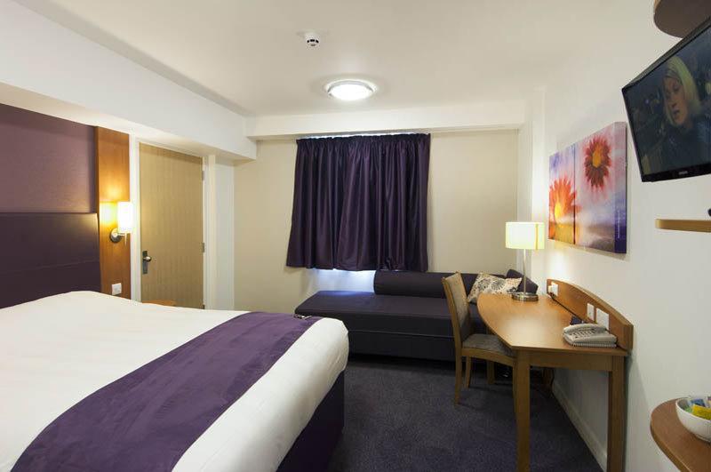 Premier Inn Inverness West Buitenkant foto